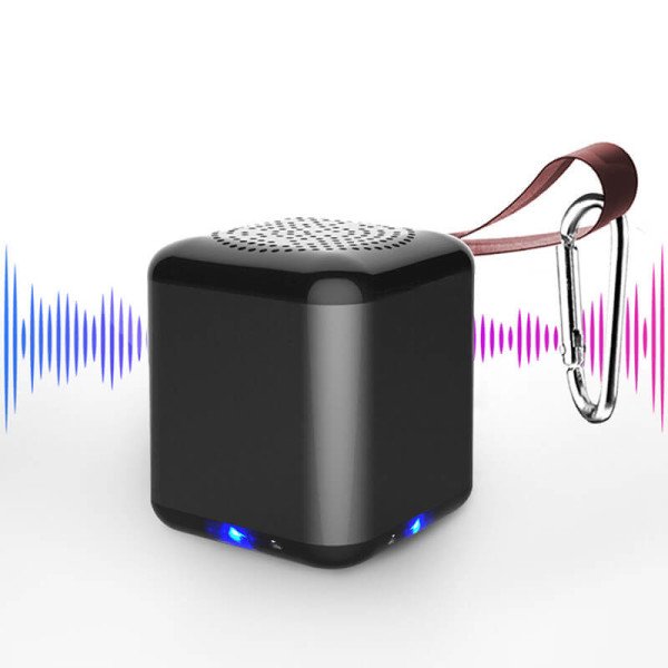 Praktický mini cube bluetooth reproduktor